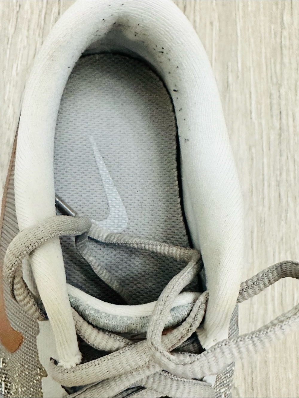 Nike Women's Light Gray and Copper Metallic Knit Sneakers size 6 - Picture 10 of 11